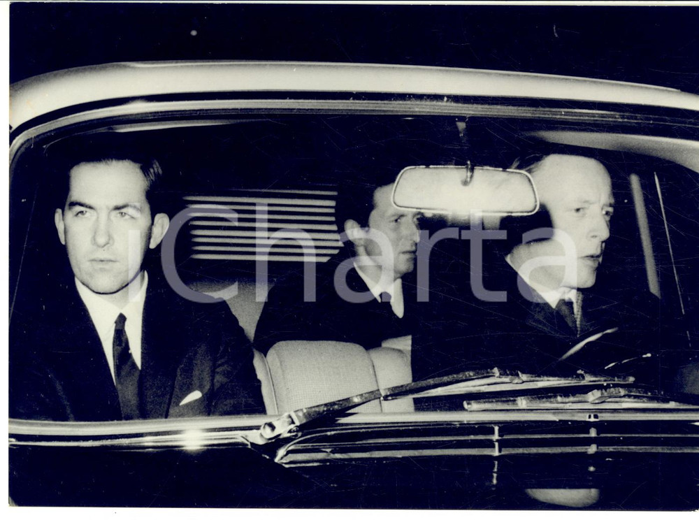 1967 ROMA Costantino di Grecia e Maurizio d'Assia in auto verso Villa Polissena