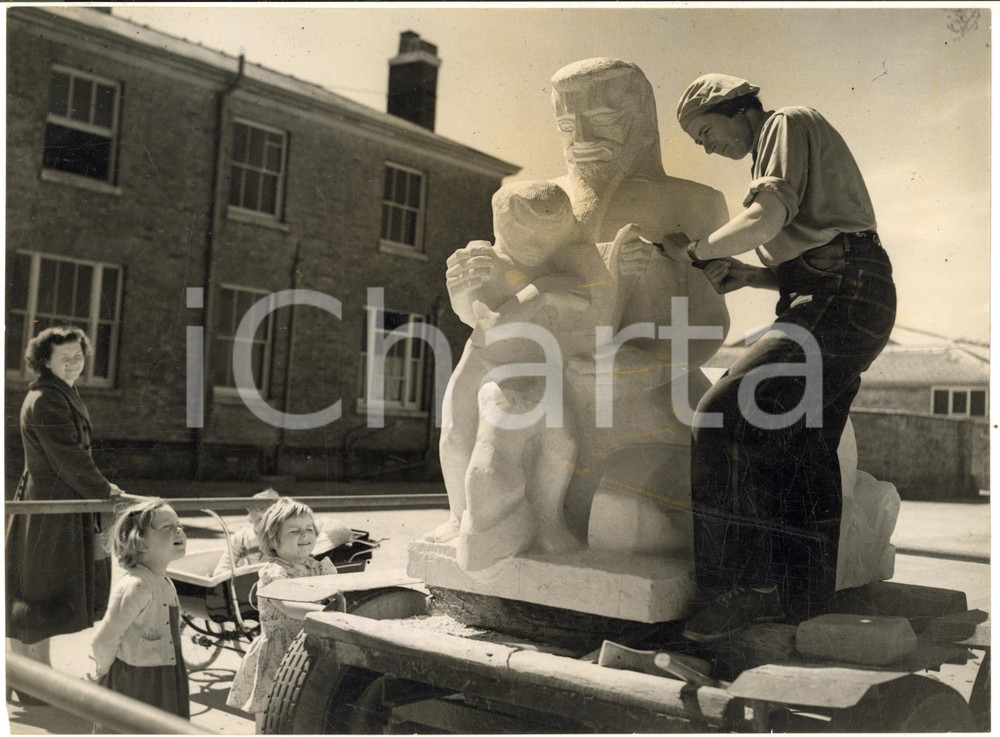 1953 HARLOW (ESSEX) Children watch Mary SPENCER WATSON at work on Chiron statue