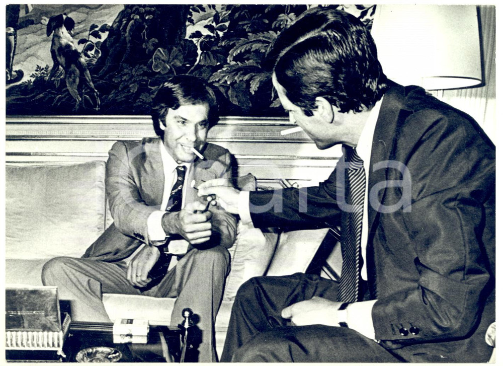 1977 MADRID Adolfo SUAREZ e Felipe GONZALEZ dopo la vittoria alle elezioni *Foto