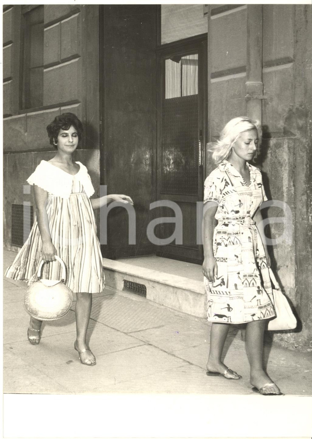 1960 ROMA Pasqualina RAUS Lionella ANGELINI dopo denuncia contro Maurizio ARENA