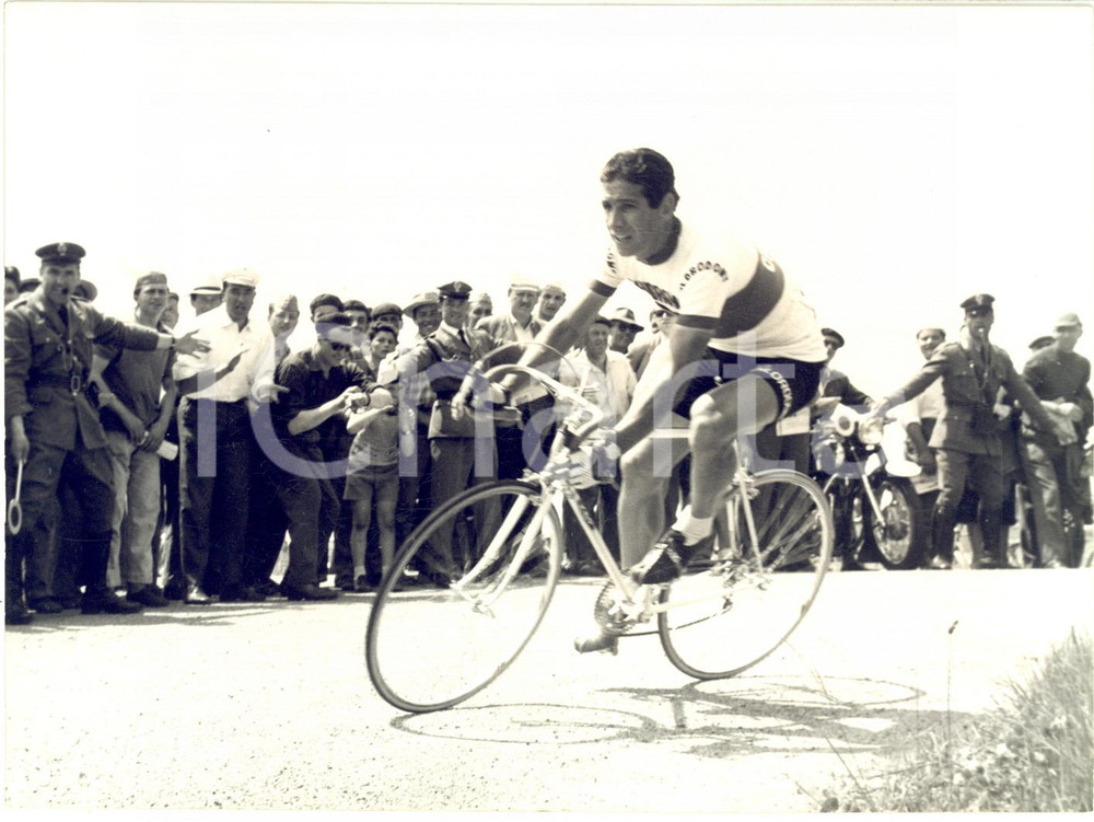 1957 (?) CICLISMO GIRO D'ITALIA - Passaggio di Gastone NENCINI - Foto 18x13 cm