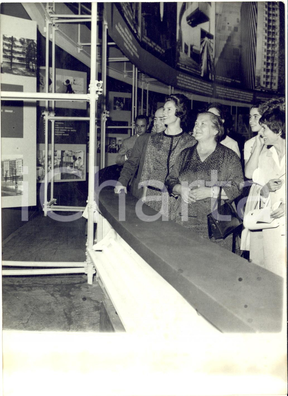 1961 MOSCA Esposizione Francese - Nina KHRUSCHEVA in visita - Foto 13x18 cm