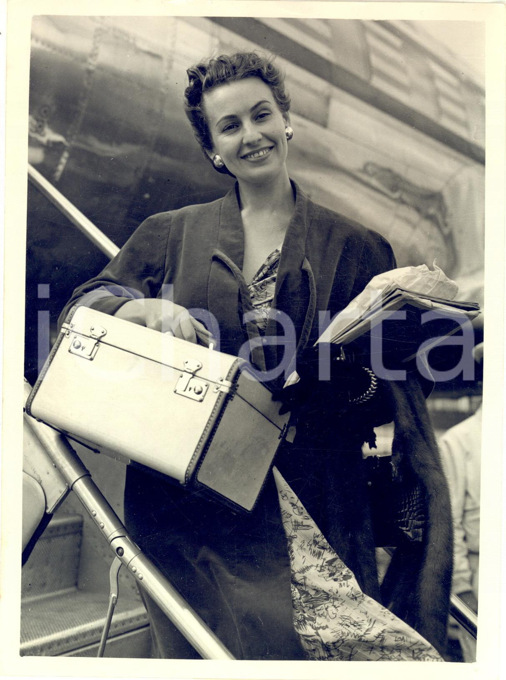 1954 LONDON Arrival of Italian TV announcer Fulvia COLOMBO - Photo 15x20 cm