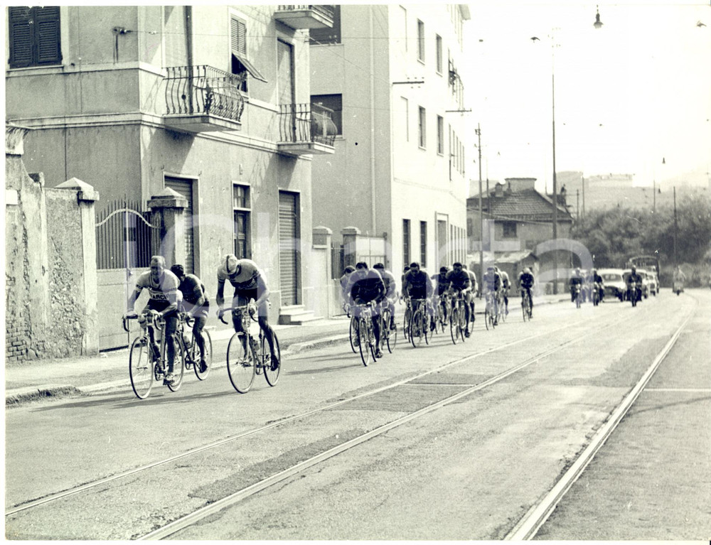 1955 ca CICLISMO GIRO D'ITALIA Passaggio dei corridori - Foto 24x18 cm