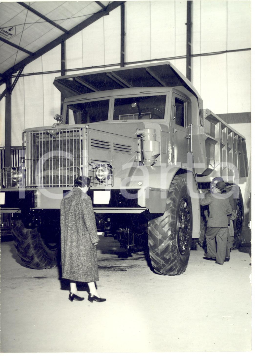1954 MILANO Fiera Campionaria - Automezzi da cantiere al padiglione URSS *Foto