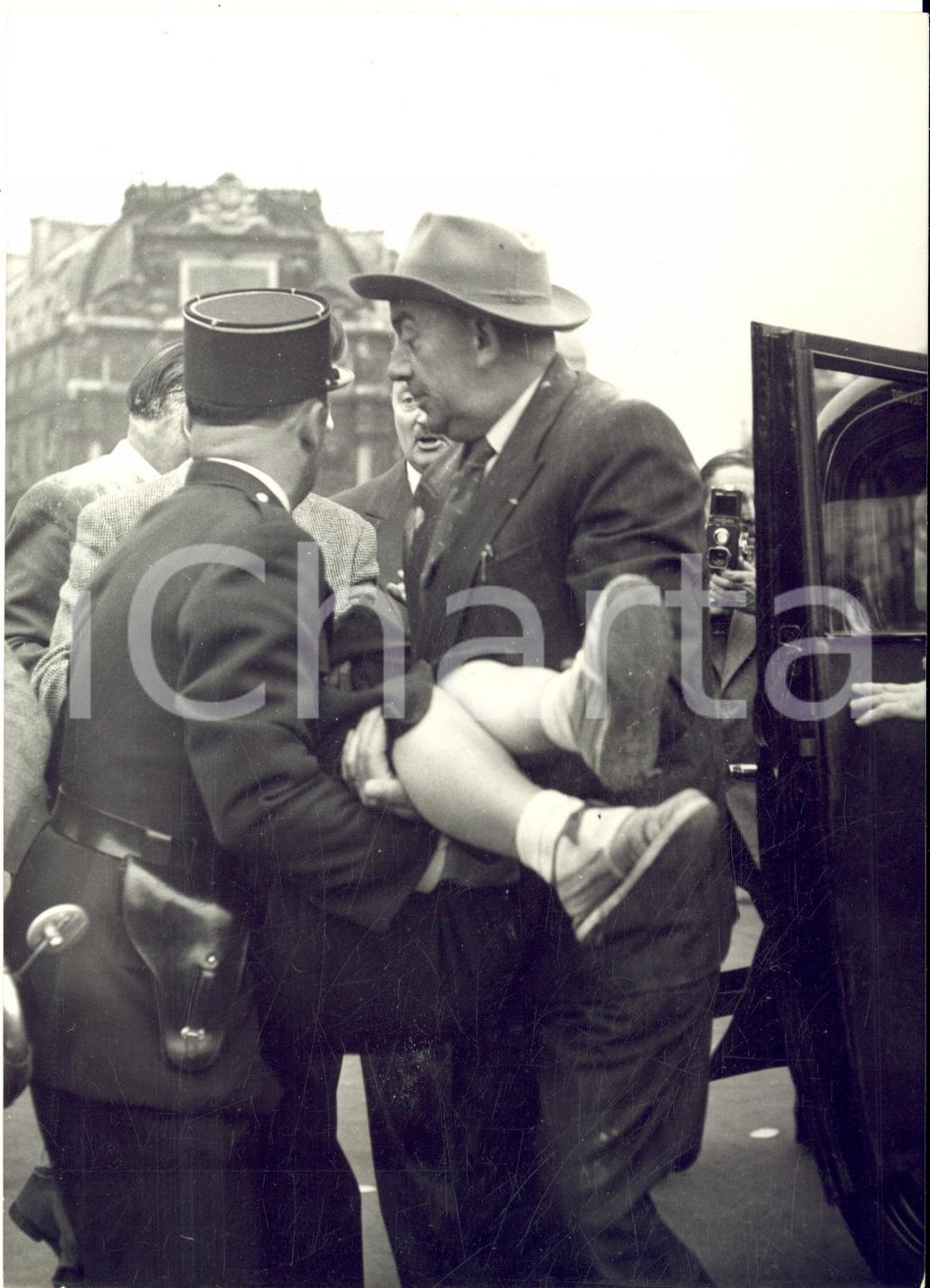1954 PARIS Quartier Latin - Incidents à l'issue des bacs - Photo 13x18 cm