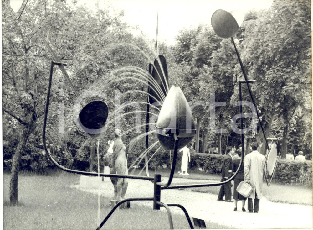 1957 PARIS Salon de la Jeune Sculpture - "Hydrocine" de Philippe HIQUILY *Photo