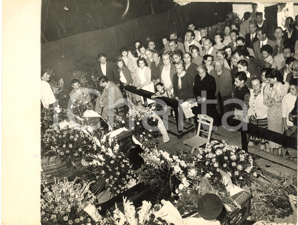 1954 CHIAVARI Funerali vittime di un incidente automobilistico *Foto 24x18 (2)