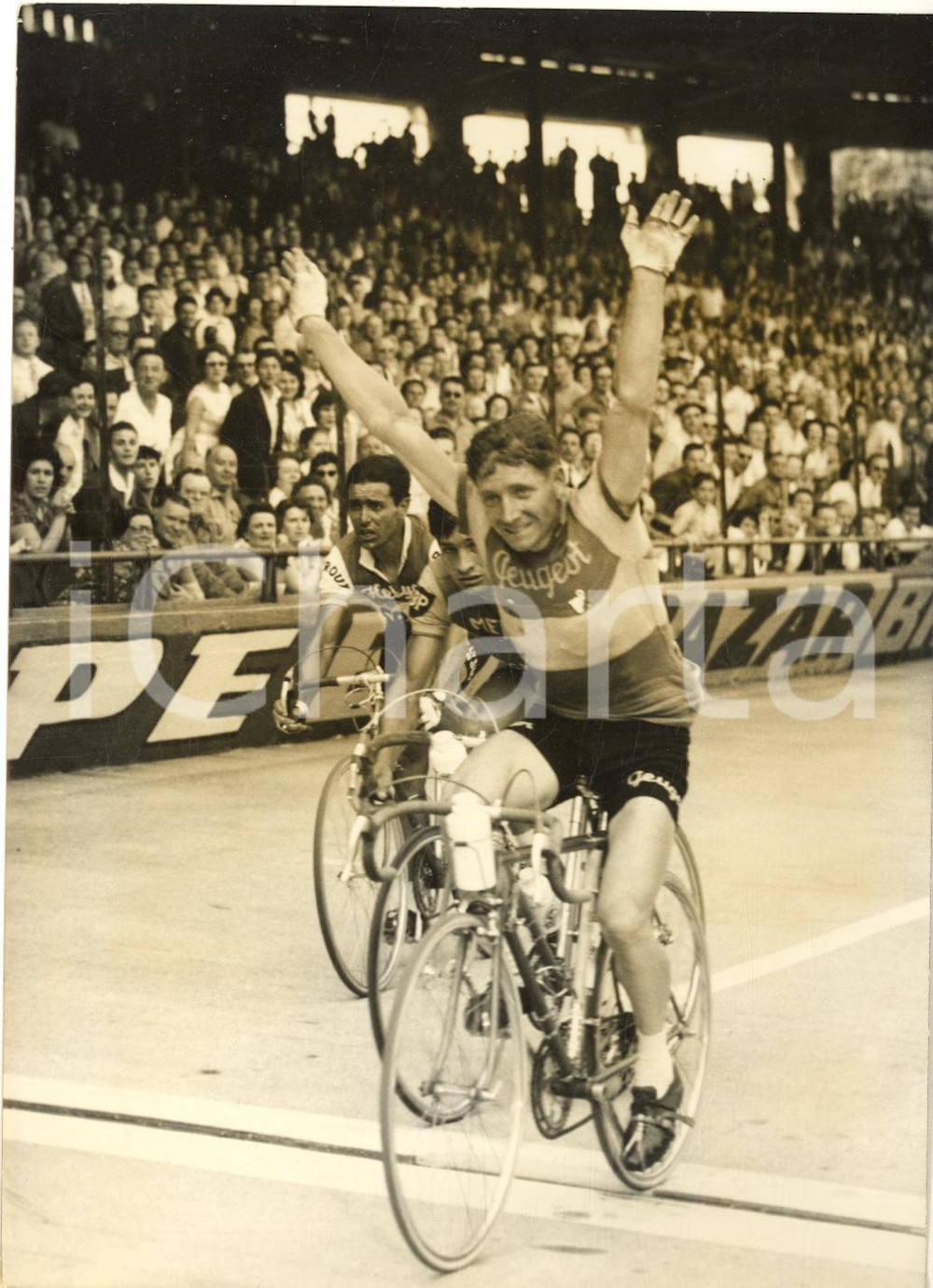 1960 CYCLISME Circuit des Boucles de la Seine - Marcel ROHRBACH vainqueur *Photo