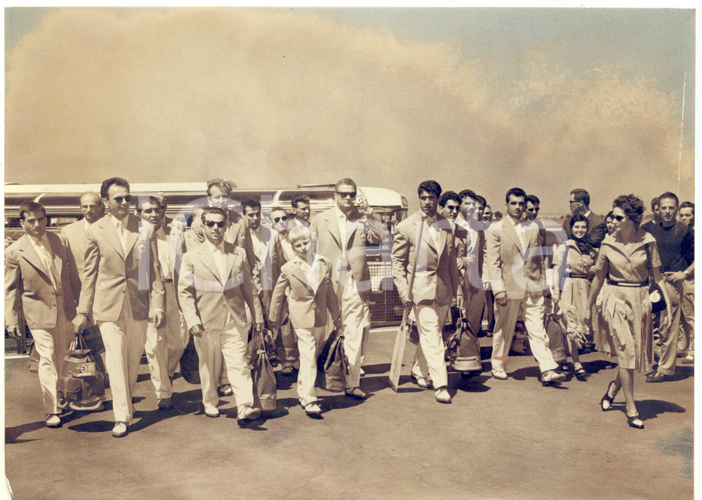 1960 ROMA CIAMPINO Arrivo squadra della ROMANIA con Roger MIRCEA di 13 anni *Foto