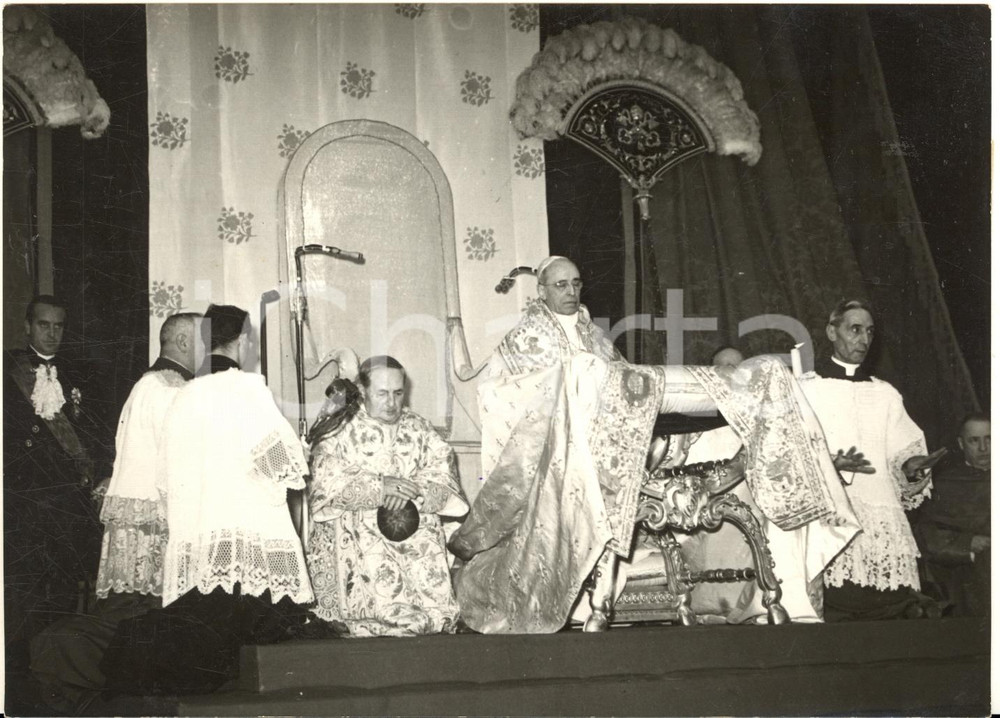1954 ROMA Canonizzazione di San Pio X - Papa PIO XII durante il rito *Foto
