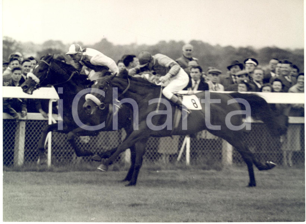 1958 SANDOWN PARK Arthur Loraine Handicap - Pundit ridden by Scobie BREASLEY