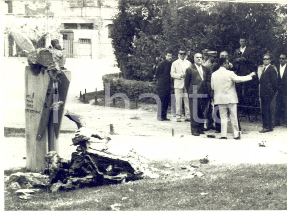 1961 VENEZIA Monumento alla Partigiana distrutto da un attentato *Foto 18x13 cm