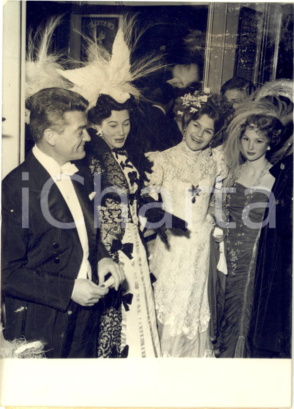 1957 PARIS Chez Maxim's - Gala "La Belle de Mai" - Jean MARAIS *Photo 13x18 cm