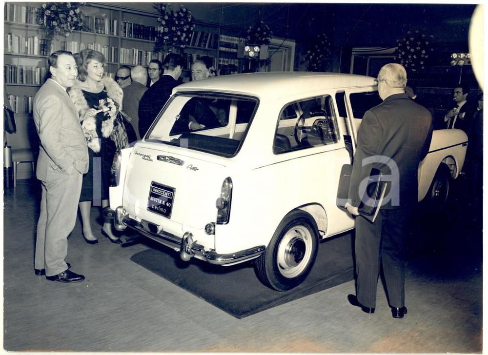 1962 MILANO - MACARIO alla presentazione della nuova auto INNOCENTI AUSTIN A40
