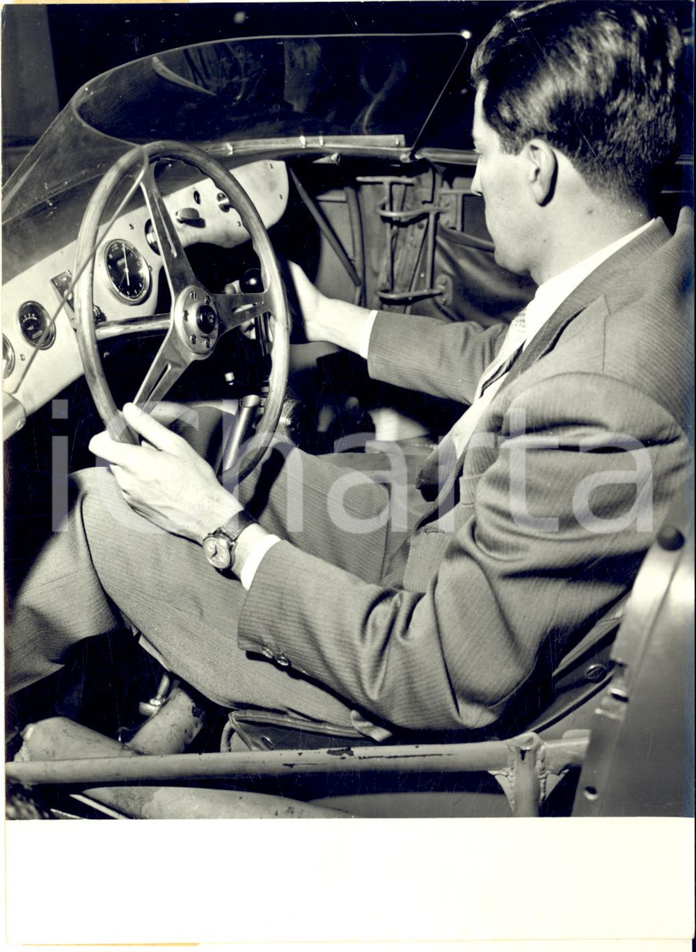 1957 BOLOGNA Pilota Sergio MANTOVANI prova un'OSCA 1500 con frizione a leva *Foto