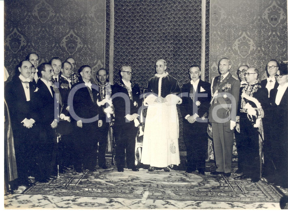 1955 CITTA' DEL VATICANO Papa PIO XII riceve il presidente Giovanni GRONCHI *Foto