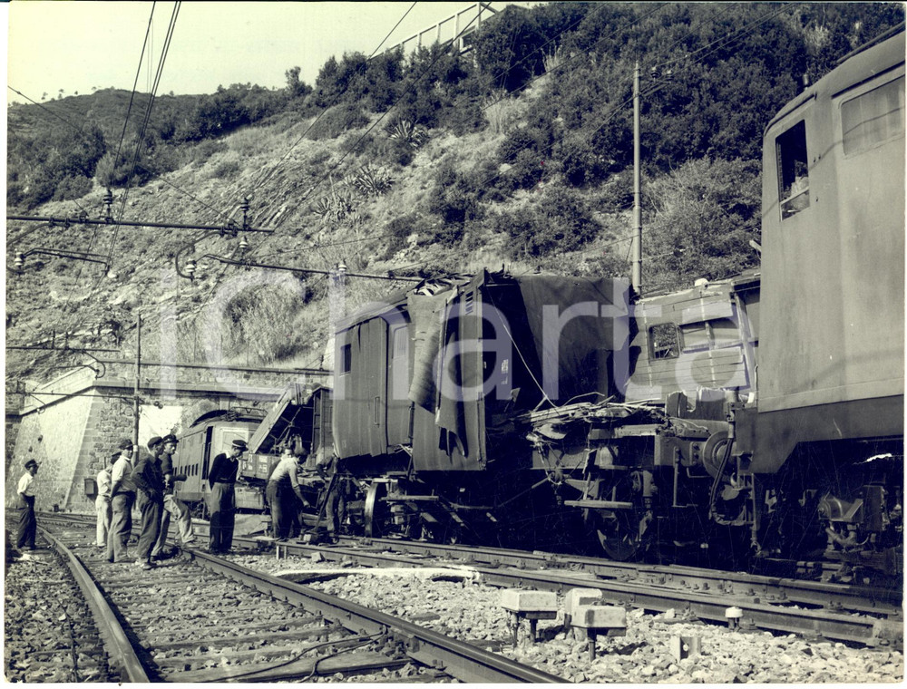 1953 FERROVIE Linea GENOVA-LA SPEZIA - Scontro fra treni *Fotografia 24x18 cm