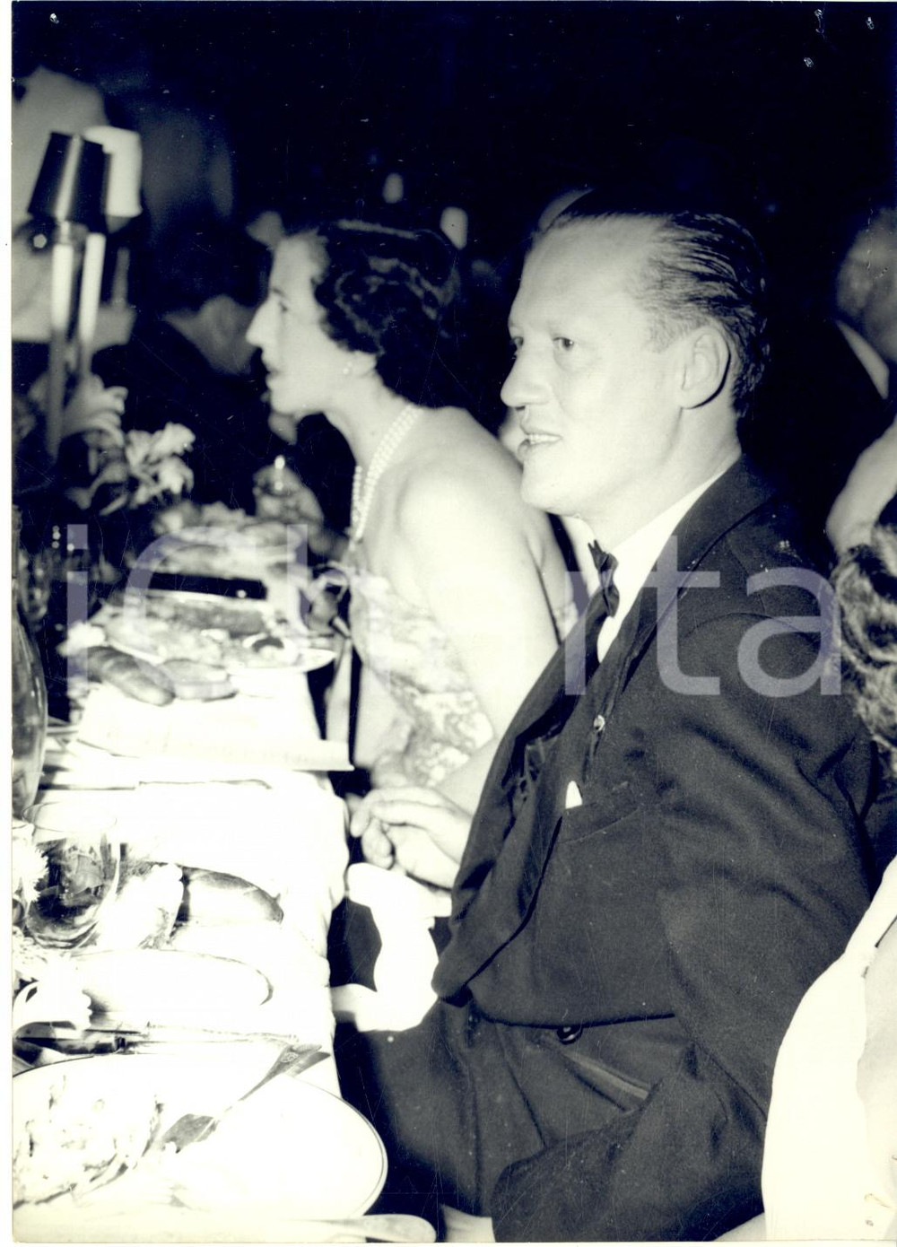 1953 DANIMARCA Il principe Knud erede al trono durante una cena *Foto 13x18 cm
