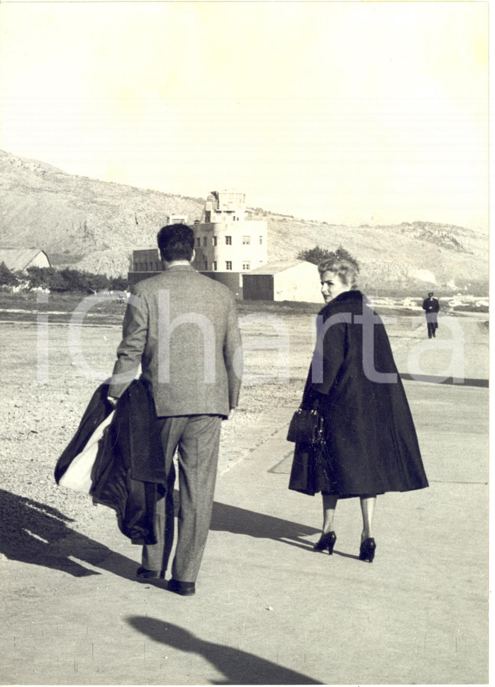 1956 PALERMO Il principe ALLIATA in partenza con la moglie *Foto 13x18 cm