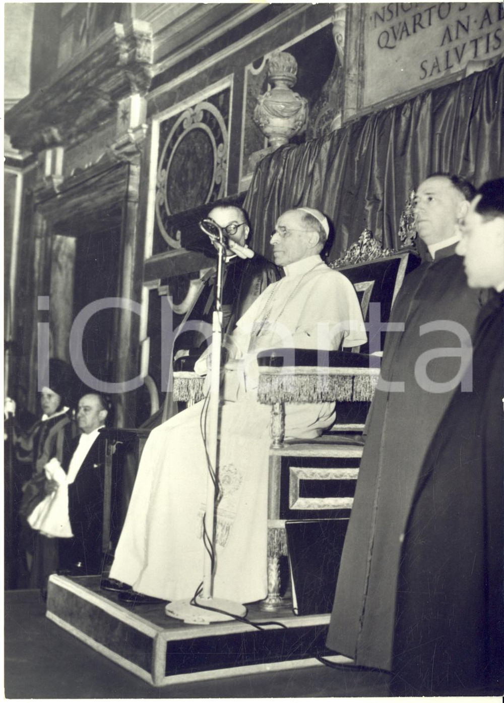 1955 CITTA' DEL VATICANO Papa Pio XII incontra 500 parroci per la Quaresima