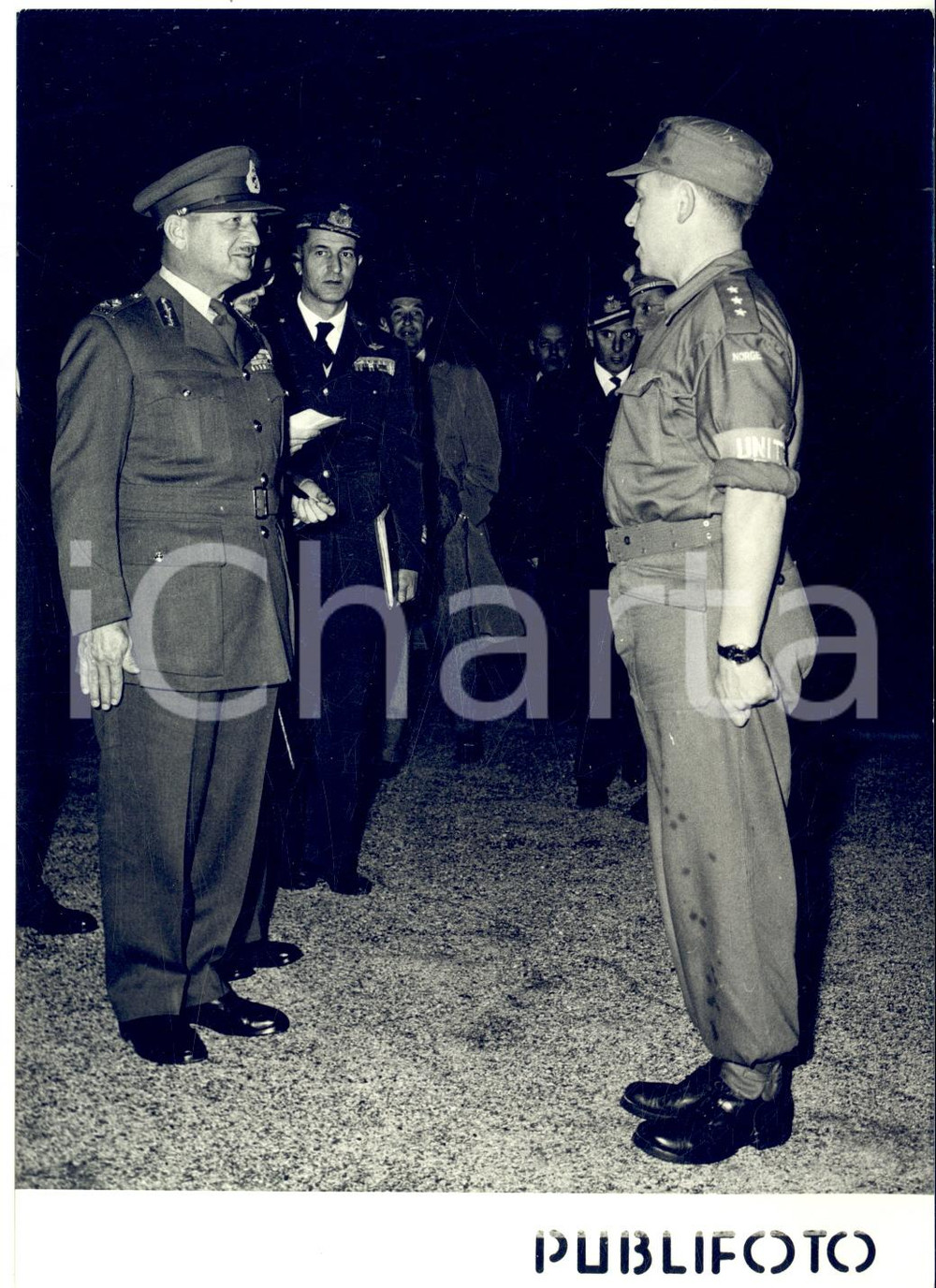 1956 NAPOLI Generale ONU Eedson BURNS passa in rassegna i reparti *Foto 13x18