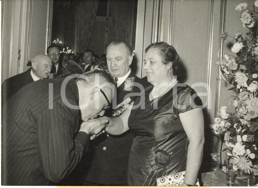 1960 PARIS Maurice SCHUMANN incontra Sergey VINOGRADOV con la moglie *Foto