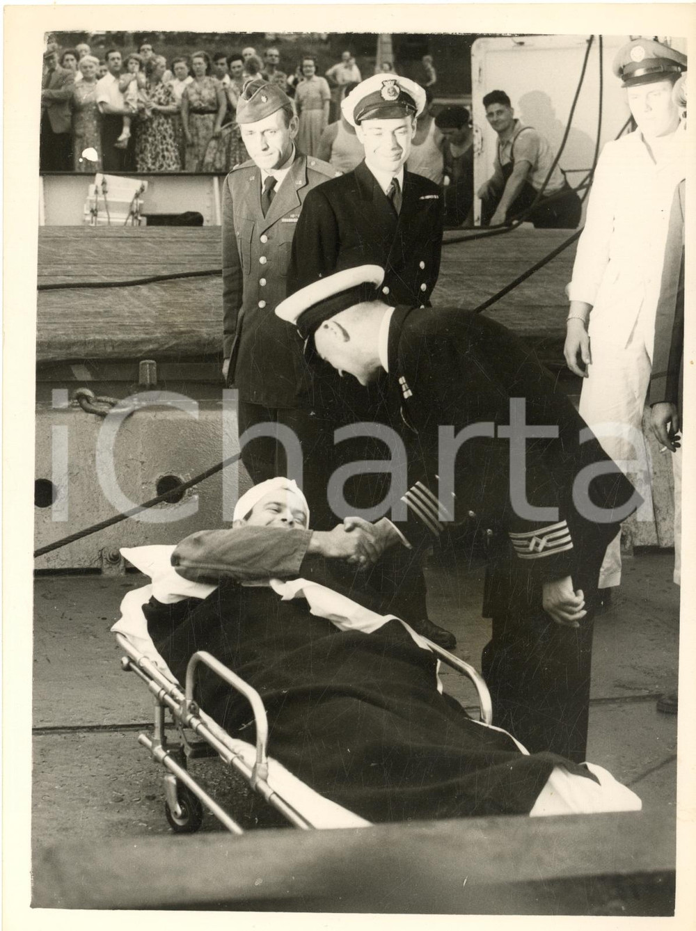 1953 s. l. UK Sergeant Roy SPEERS rescued from a bomber crash *Photo 15x20