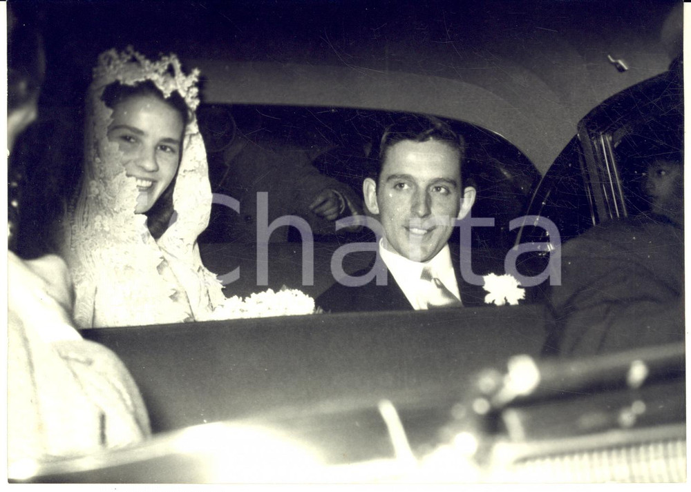 1955 ROMA Nozze Maria Carmela ATTOLICO - Visconte di HAMBLEDEN *Gli sposi in auto