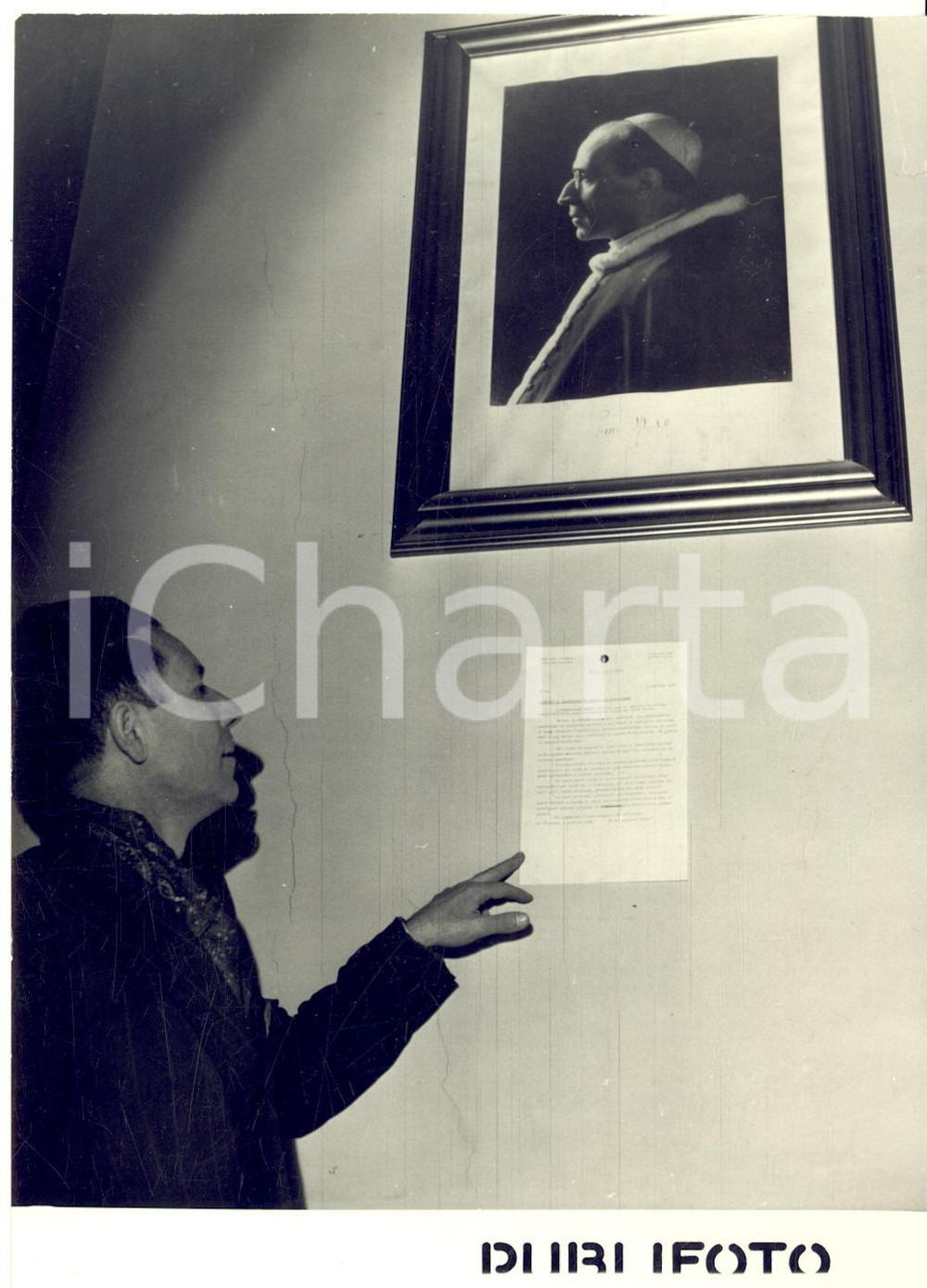 1954 CITTA' DEL VATICANO - Ufficio Stampa - Affissione bollettino medico Pio XII