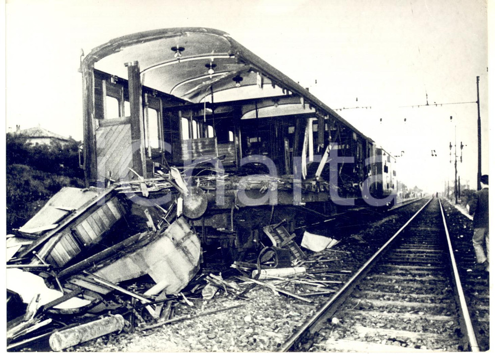 1953 VERONA PORTA NUOVA - Scontro ferroviario - Vagoni distrutti - DANNEGGIATA