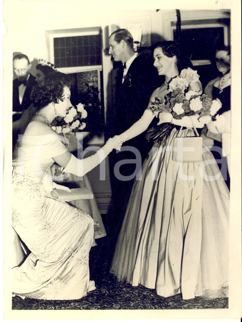1954 LONDON Tivoli Theatre - Gianna Maria CANALE presented to Princess Margaret