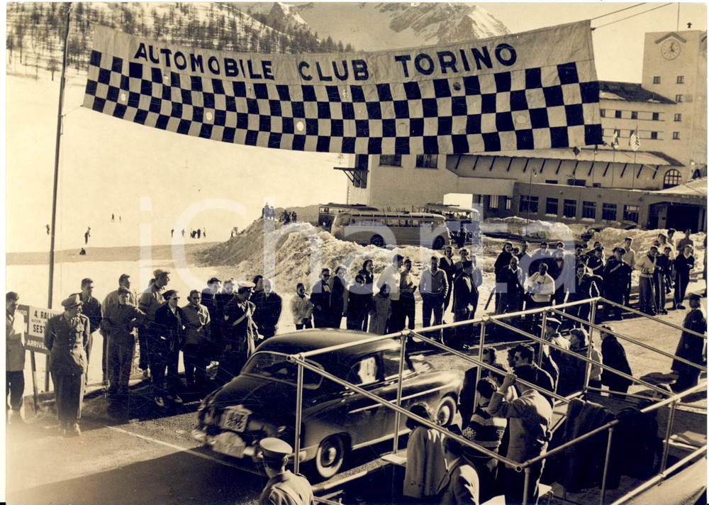 1953 AUTOMOBILISMO RALLY DEL SESTRIERE Arrivo di Piero OCCHETTI - Foto 18x13