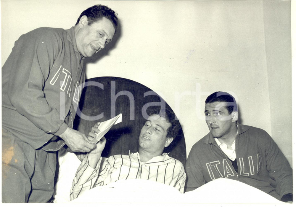 1959 FIRENZE CALCIO NAZIONALE Giovanni VIOLA visita Giuliano SARTI ammalato