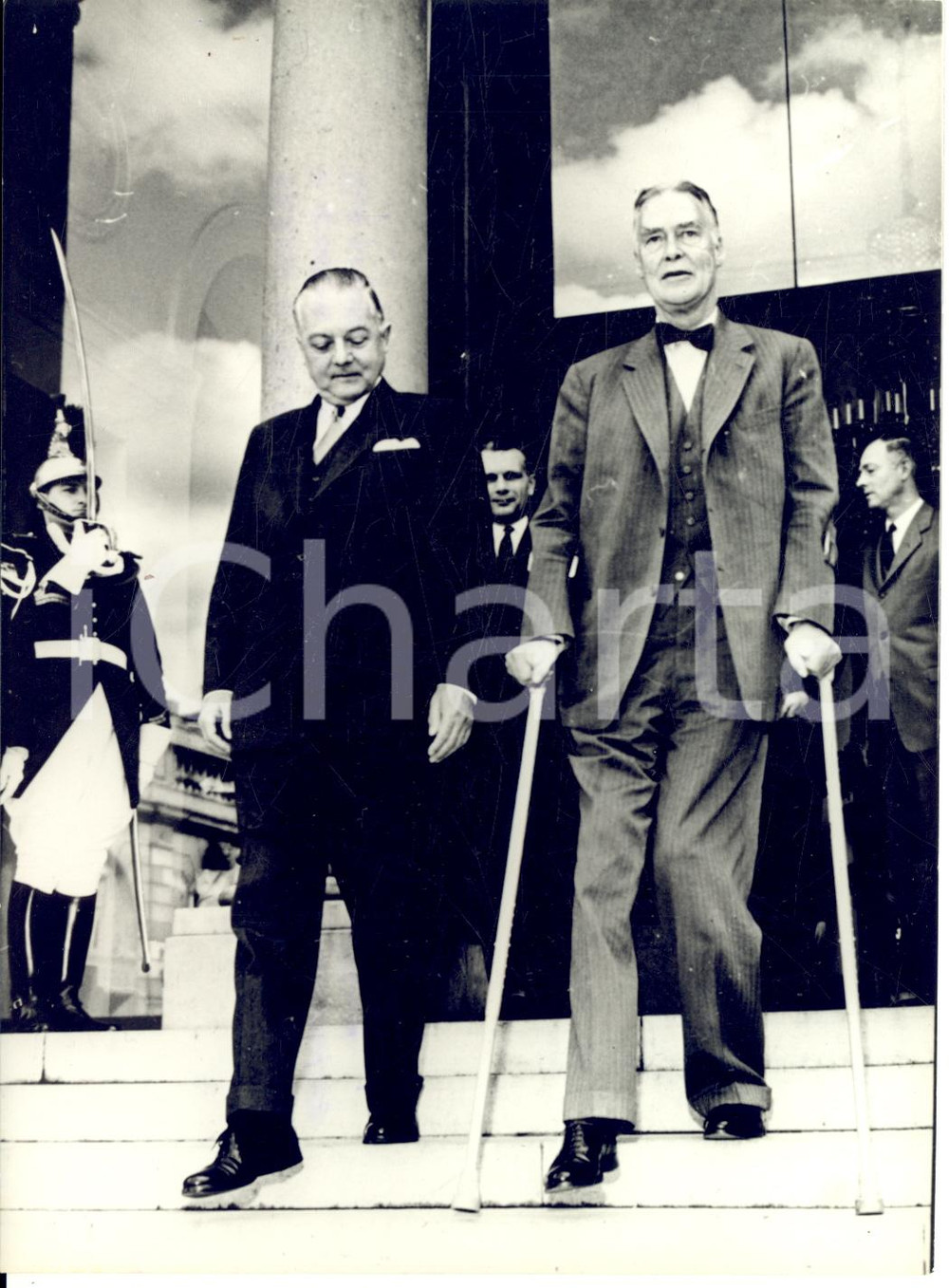 1959 PARIS Segretario di Stato Christian HERTER con ambasciatore Amory HOUGHTON