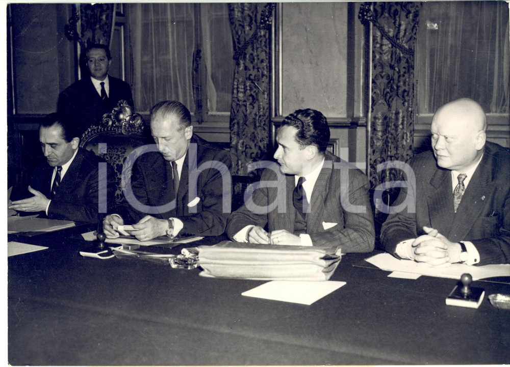 1954 PARIS Quai d'Orsay - Conseil de Cabinet - Pierre MENDÈS FRANCE - Photo