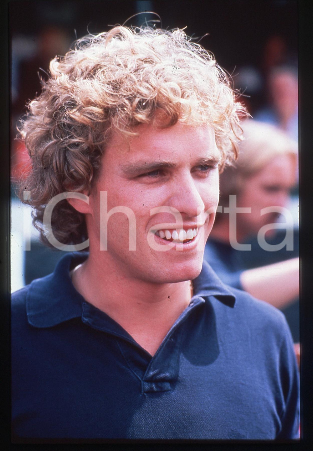 35mm vintage slide* 1975ca USA Joseph P. KENNEDY II Ritratto Diapositiva d'epoca, in formato 35 mm.   CONDIZIONI: GOODE' severamente vietata la riproduzione. Tutti i diritti sono riservati. ICharta mette in vendita, sul negozio eBay e in esclusiva sul sito "icharta" il proprio archivio composto da numerose diapositive e negativi fotografici d'epoca, tutti originali e autentici, che attraversano la storia del costume italiano tra gli la fine degli anni Sessanta e Novanta.Si tratta di uno sguardo inedito sull'attualit&agrave;, la politica, la vita quotidiana, il gossip e la cultura, che fotografa il cambiamento della nazione in quest'ultimo scorcio del XX secolo. Un'occasione unica per il mercato del collezionismo, che vede finalmente disponibile un archivio eccezionale per vastit&agrave;, tematiche e condizioni, in un settore (il negativo fotografico e la diapositiva) di assoluta novit&agrave; e dalle interessanti prospettive di investimento.  originale e autentica 1