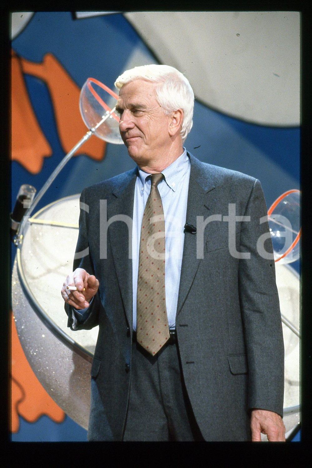 35mm vintage slide* 1995 ca CANALE 5 Leslie NIELSEN ospite a PAPERISSIMA (41)