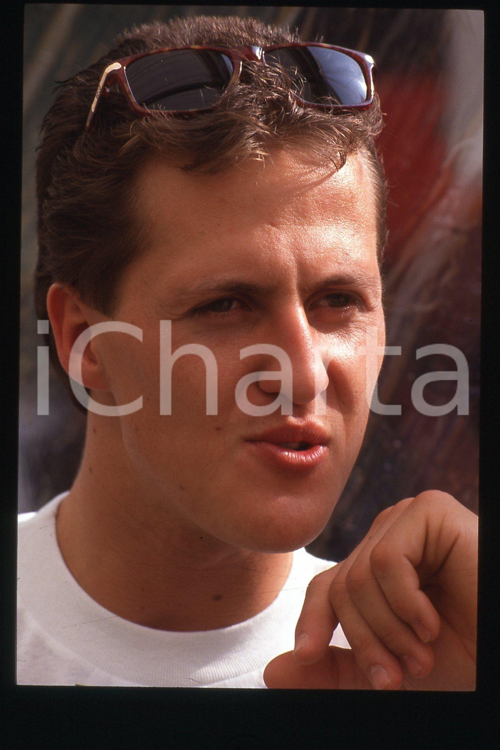 35mm vintage slide* 1990 ca FORMULA 1 driver Michael SCHUMACHER portrait (7)  Diapositiva d'epoca, in formato 35 mm.CONDIZIONI: GOODE' severamente vietata la riproduzione. Tutti i diritti sono riservati.Nella diapositiva ICharta mette in vendita, sul negozio eBay e in esclusiva sul sito "icharta" il proprio archivio composto da numerose diapositive e negativi fotografici d'epoca, tutti originali e autentici, che attraversano la storia del costume italiano tra gli la fine degli anni Sessanta e Novanta.Si tratta di uno sguardo inedito sull'attualit&agrave;, la politica, la vita quotidiana, il gossip e la cultura, che fotografa il cambiamento della nazione in quest'ultimo scorcio del XX secolo. Un'occasione unica per il mercato del collezionismo, che vede finalmente disponibile un archivio eccezionale per vastit&agrave;, tematiche e condizioni, in un settore (il negativo fotografico e la diapositiva) di assoluta novit&agrave; e dalle interessanti prospettive di investimento.  FAIR/discreto   originale e autentica 1