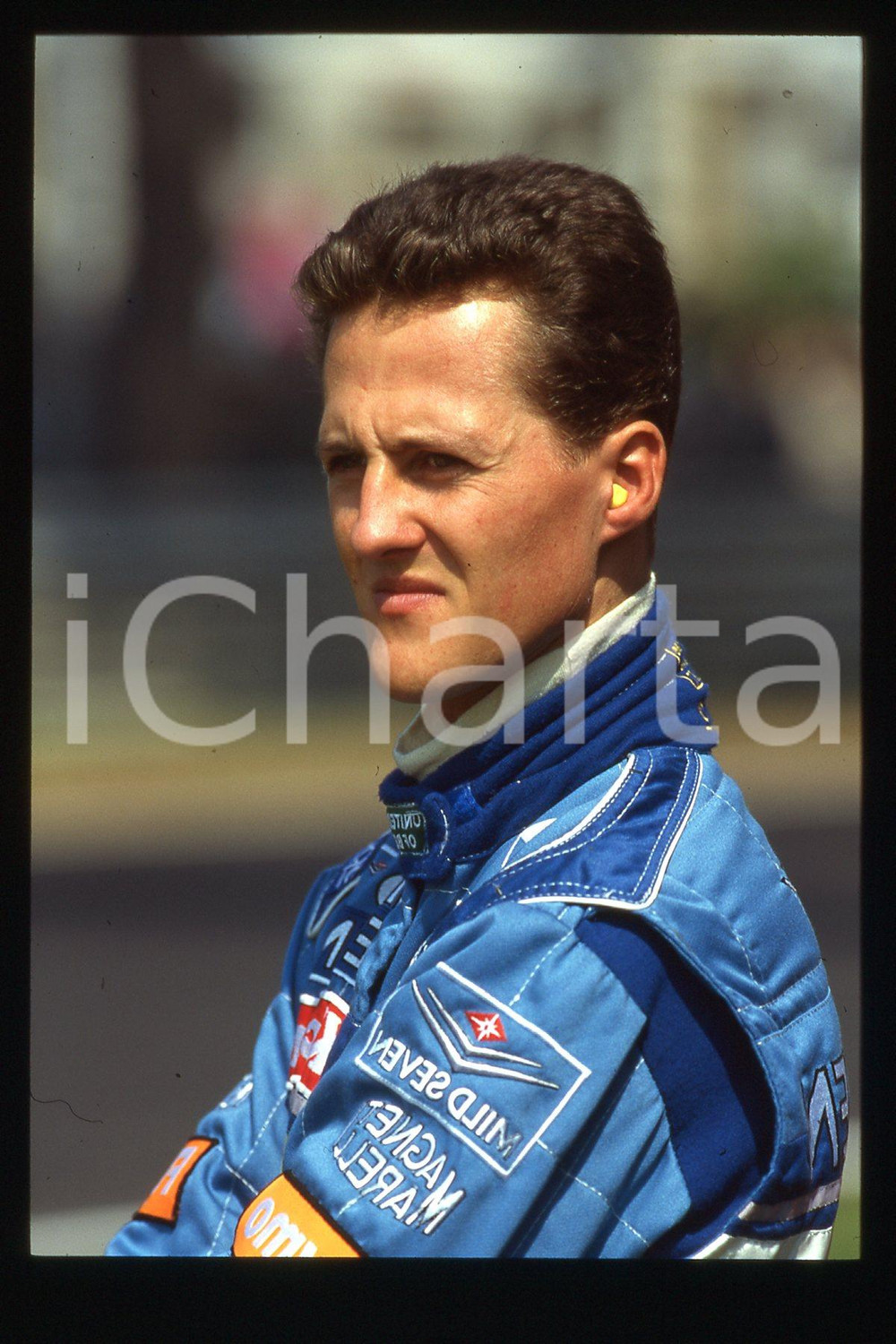 35mm vintage slide*1990ca FORMULA1 Michael SCHUMACHER MILD7 BENETTON RENAULT(41)  Diapositiva d'epoca, in formato 35 mm.CONDIZIONI: GOODE' severamente vietata la riproduzione. Tutti i diritti sono riservati.Nella diapositiva ICharta mette in vendita, sul negozio eBay e in esclusiva sul sito "icharta" il proprio archivio composto da numerose diapositive e negativi fotografici d'epoca, tutti originali e autentici, che attraversano la storia del costume italiano tra gli la fine degli anni Sessanta e Novanta.Si tratta di uno sguardo inedito sull'attualit&agrave;, la politica, la vita quotidiana, il gossip e la cultura, che fotografa il cambiamento della nazione in quest'ultimo scorcio del XX secolo. Un'occasione unica per il mercato del collezionismo, che vede finalmente disponibile un archivio eccezionale per vastit&agrave;, tematiche e condizioni, in un settore (il negativo fotografico e la diapositiva) di assoluta novit&agrave; e dalle interessanti prospettive di investimento.  FAIR/discreto   originale e autentica 1