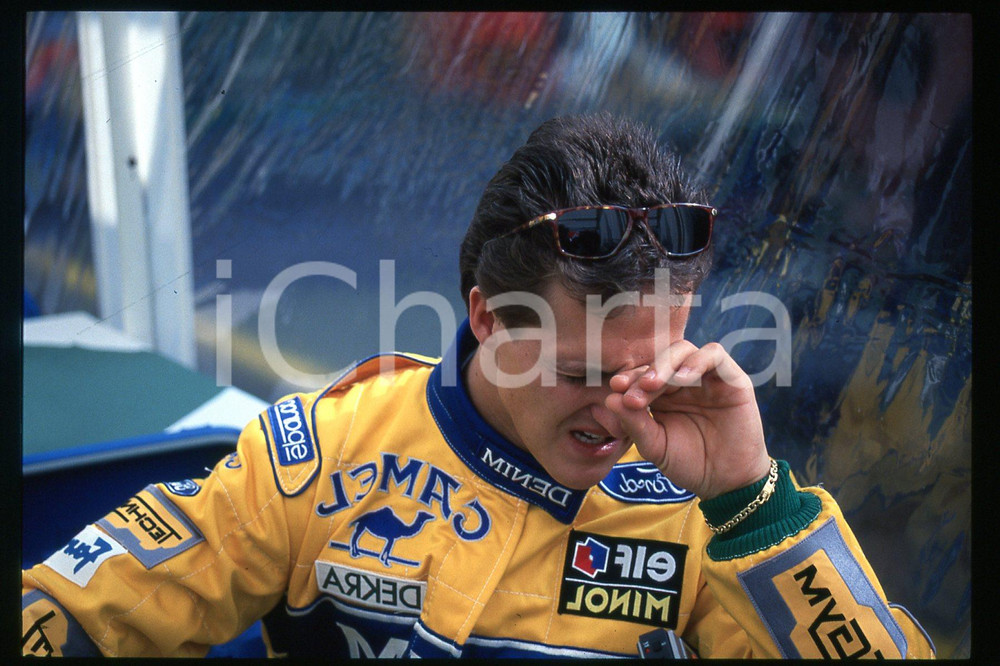 35mm vintage slide*1990ca FORMULA1 Michael SCHUMACHER in CAMEL BENETTON FORD(28)  Diapositiva d'epoca, in formato 35 mm.CONDIZIONI: GOODE' severamente vietata la riproduzione. Tutti i diritti sono riservati.Nella diapositiva ICharta mette in vendita, sul negozio eBay e in esclusiva sul sito "icharta" il proprio archivio composto da numerose diapositive e negativi fotografici d'epoca, tutti originali e autentici, che attraversano la storia del costume italiano tra gli la fine degli anni Sessanta e Novanta.Si tratta di uno sguardo inedito sull'attualit&agrave;, la politica, la vita quotidiana, il gossip e la cultura, che fotografa il cambiamento della nazione in quest'ultimo scorcio del XX secolo. Un'occasione unica per il mercato del collezionismo, che vede finalmente disponibile un archivio eccezionale per vastit&agrave;, tematiche e condizioni, in un settore (il negativo fotografico e la diapositiva) di assoluta novit&agrave; e dalle interessanti prospettive di investimento.  FAIR/discreto   originale e autentica 1