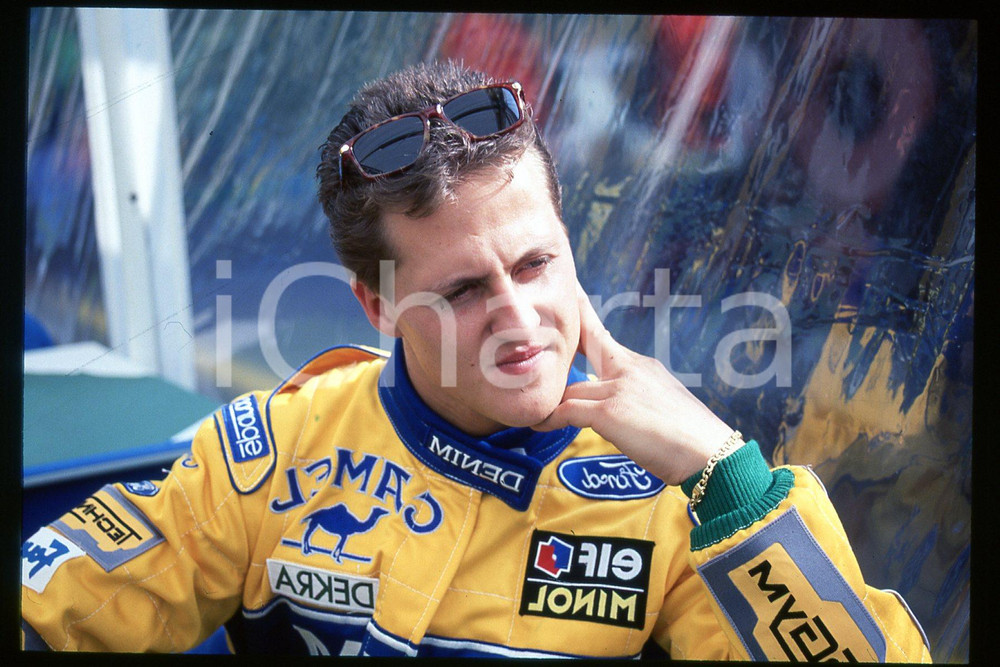 35mm vintage slide*1990ca FORMULA1 Michael SCHUMACHER in CAMEL BENETTON FORD(32)  Diapositiva d'epoca, in formato 35 mm.CONDIZIONI: GOODE' severamente vietata la riproduzione. Tutti i diritti sono riservati.Nella diapositiva ICharta mette in vendita, sul negozio eBay e in esclusiva sul sito "icharta" il proprio archivio composto da numerose diapositive e negativi fotografici d'epoca, tutti originali e autentici, che attraversano la storia del costume italiano tra gli la fine degli anni Sessanta e Novanta.Si tratta di uno sguardo inedito sull'attualit&agrave;, la politica, la vita quotidiana, il gossip e la cultura, che fotografa il cambiamento della nazione in quest'ultimo scorcio del XX secolo. Un'occasione unica per il mercato del collezionismo, che vede finalmente disponibile un archivio eccezionale per vastit&agrave;, tematiche e condizioni, in un settore (il negativo fotografico e la diapositiva) di assoluta novit&agrave; e dalle interessanti prospettive di investimento.  FAIR/discreto   originale e autentica 1