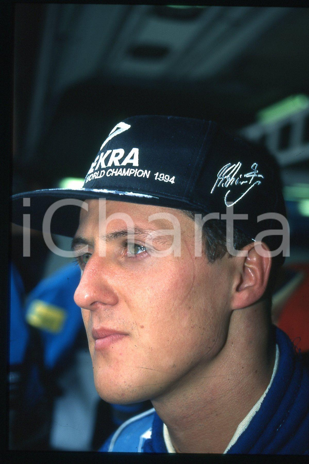 35mm vintage slide*1990ca FORMULA1 Michael SCHUMACHER MILD7 BENETTON RENAULT(71)  Diapositiva d'epoca, in formato 35 mm.CONDIZIONI: GOODE' severamente vietata la riproduzione. Tutti i diritti sono riservati.Nella diapositiva ICharta mette in vendita, sul negozio eBay e in esclusiva sul sito "icharta" il proprio archivio composto da numerose diapositive e negativi fotografici d'epoca, tutti originali e autentici, che attraversano la storia del costume italiano tra gli la fine degli anni Sessanta e Novanta.Si tratta di uno sguardo inedito sull'attualit&agrave;, la politica, la vita quotidiana, il gossip e la cultura, che fotografa il cambiamento della nazione in quest'ultimo scorcio del XX secolo. Un'occasione unica per il mercato del collezionismo, che vede finalmente disponibile un archivio eccezionale per vastit&agrave;, tematiche e condizioni, in un settore (il negativo fotografico e la diapositiva) di assoluta novit&agrave; e dalle interessanti prospettive di investimento.  FAIR/discreto   originale e autentica 1