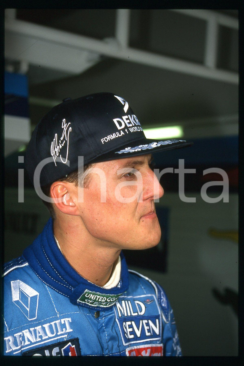 35mm vintage slide*1990ca FORMULA1 Michael SCHUMACHER MILD7 BENETTON RENAULT(78)  Diapositiva d'epoca, in formato 35 mm.CONDIZIONI: GOODE' severamente vietata la riproduzione. Tutti i diritti sono riservati.Nella diapositiva ICharta mette in vendita, sul negozio eBay e in esclusiva sul sito "icharta" il proprio archivio composto da numerose diapositive e negativi fotografici d'epoca, tutti originali e autentici, che attraversano la storia del costume italiano tra gli la fine degli anni Sessanta e Novanta.Si tratta di uno sguardo inedito sull'attualit&agrave;, la politica, la vita quotidiana, il gossip e la cultura, che fotografa il cambiamento della nazione in quest'ultimo scorcio del XX secolo. Un'occasione unica per il mercato del collezionismo, che vede finalmente disponibile un archivio eccezionale per vastit&agrave;, tematiche e condizioni, in un settore (il negativo fotografico e la diapositiva) di assoluta novit&agrave; e dalle interessanti prospettive di investimento.  FAIR/discreto   originale e autentica 1