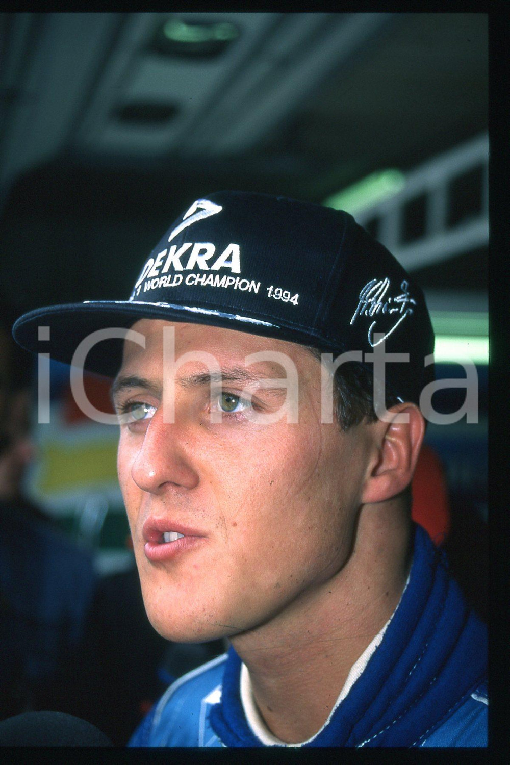 35mm vintage slide*1990ca FORMULA1 Michael SCHUMACHER MILD7 BENETTON RENAULT(79)  Diapositiva d'epoca, in formato 35 mm.CONDIZIONI: GOODE' severamente vietata la riproduzione. Tutti i diritti sono riservati.Nella diapositiva ICharta mette in vendita, sul negozio eBay e in esclusiva sul sito "icharta" il proprio archivio composto da numerose diapositive e negativi fotografici d'epoca, tutti originali e autentici, che attraversano la storia del costume italiano tra gli la fine degli anni Sessanta e Novanta.Si tratta di uno sguardo inedito sull'attualit&agrave;, la politica, la vita quotidiana, il gossip e la cultura, che fotografa il cambiamento della nazione in quest'ultimo scorcio del XX secolo. Un'occasione unica per il mercato del collezionismo, che vede finalmente disponibile un archivio eccezionale per vastit&agrave;, tematiche e condizioni, in un settore (il negativo fotografico e la diapositiva) di assoluta novit&agrave; e dalle interessanti prospettive di investimento.  FAIR/discreto   originale e autentica 1