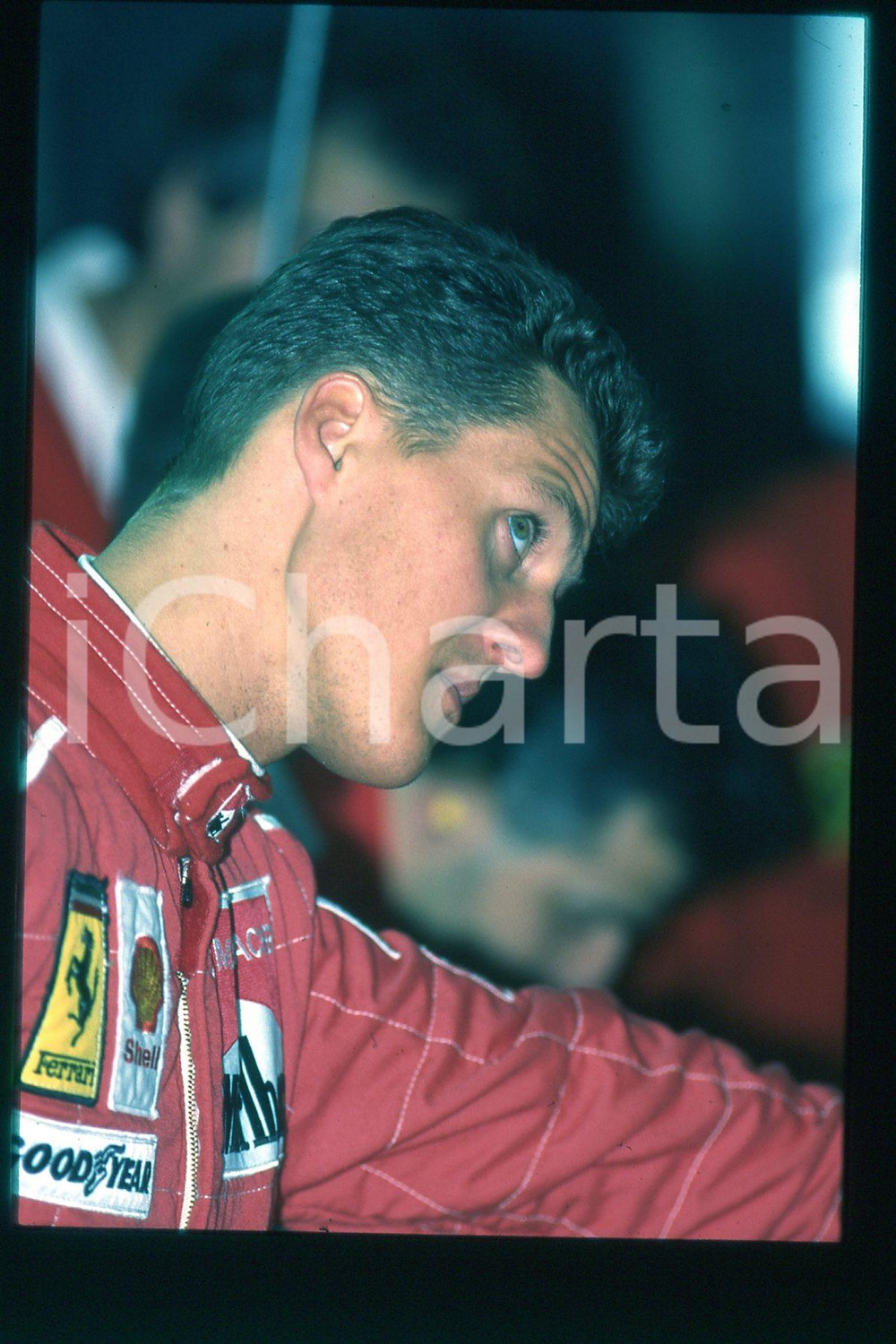 35mm vintage slide* 1990 ca FORMULA 1 Michael SCHUMACHER Pilota FERRARI (221)  Diapositiva d'epoca, in formato 35 mm.CONDIZIONI: GOODE' severamente vietata la riproduzione. Tutti i diritti sono riservati.Nella diapositiva ICharta mette in vendita, sul negozio eBay e in esclusiva sul sito "icharta" il proprio archivio composto da numerose diapositive e negativi fotografici d'epoca, tutti originali e autentici, che attraversano la storia del costume italiano tra gli la fine degli anni Sessanta e Novanta.Si tratta di uno sguardo inedito sull'attualit&agrave;, la politica, la vita quotidiana, il gossip e la cultura, che fotografa il cambiamento della nazione in quest'ultimo scorcio del XX secolo. Un'occasione unica per il mercato del collezionismo, che vede finalmente disponibile un archivio eccezionale per vastit&agrave;, tematiche e condizioni, in un settore (il negativo fotografico e la diapositiva) di assoluta novit&agrave; e dalle interessanti prospettive di investimento.  FAIR/discreto   originale e autentica 1