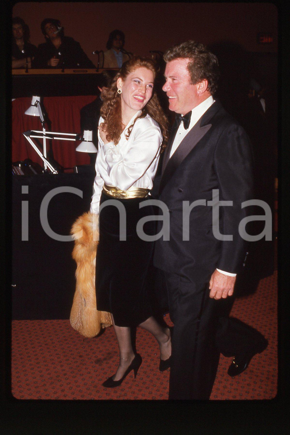 35mm vintage slide* 1987 USA - CINEMA Actor William SHATNER (1)  Diapositiva d'epoca, in formato 35 mm.CONDIZIONI: GOODE' severamente vietata la riproduzione. Tutti i diritti sono riservati.Nella diapositiva ICharta mette in vendita, sul negozio eBay e in esclusiva sul sito "icharta" il proprio archivio composto da numerose diapositive e negativi fotografici d'epoca, tutti originali e autentici, che attraversano la storia del costume italiano tra gli la fine degli anni Sessanta e Novanta.Si tratta di uno sguardo inedito sull'attualit&agrave;, la politica, la vita quotidiana, il gossip e la cultura, che fotografa il cambiamento della nazione in quest'ultimo scorcio del XX secolo. Un'occasione unica per il mercato del collezionismo, che vede finalmente disponibile un archivio eccezionale per vastit&agrave;, tematiche e condizioni, in un settore (il negativo fotografico e la diapositiva) di assoluta novit&agrave; e dalle interessanti prospettive di investimento. GOOD/buono   originale e autentica 1