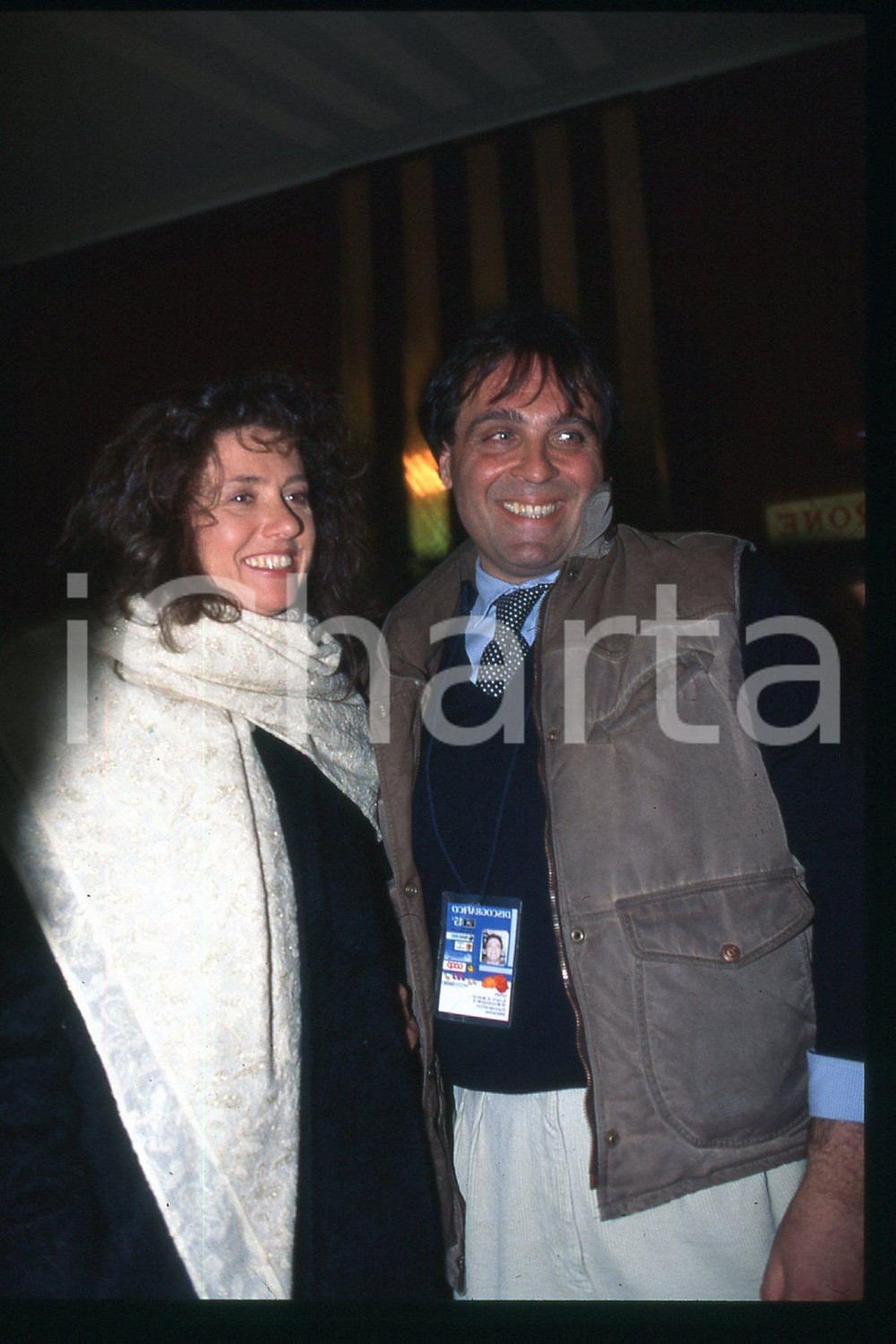 35mm vintage slide* 1985 ca ITALIA - MUSICA Gigliola CINQUETTI Ritratto (143)  Diapositiva d'epoca, in formato 35 mm.CONDIZIONI: GOODE' severamente vietata la riproduzione. Tutti i diritti sono riservati.Nella diapositiva ICharta mette in vendita, sul negozio eBay e in esclusiva sul sito "icharta" il proprio archivio composto da numerose diapositive e negativi fotografici d'epoca, tutti originali e autentici, che attraversano la storia del costume italiano tra gli la fine degli anni Sessanta e Novanta.Si tratta di uno sguardo inedito sull'attualit&agrave;, la politica, la vita quotidiana, il gossip e la cultura, che fotografa il cambiamento della nazione in quest'ultimo scorcio del XX secolo. Un'occasione unica per il mercato del collezionismo, che vede finalmente disponibile un archivio eccezionale per vastit&agrave;, tematiche e condizioni, in un settore (il negativo fotografico e la diapositiva) di assoluta novit&agrave; e dalle interessanti prospettive di investimento. GOOD/buono   originale e autentica 1