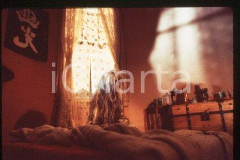 35mm vintage slide* 1989 CINEMA - "THE VINEYARD", James HONG, Michael WONG (29)  Diapositiva d'epoca, in formato 35 mm.CONDIZIONI: GOODE' severamente vietata la riproduzione. Tutti i diritti sono riservati.Nella diapositiva ICharta mette in vendita, sul negozio eBay e in esclusiva sul sito "icharta" il proprio archivio composto da numerose diapositive e negativi fotografici d'epoca, tutti originali e autentici, che attraversano la storia del costume italiano tra gli la fine degli anni Sessanta e Novanta.Si tratta di uno sguardo inedito sull'attualit&agrave;, la politica, la vita quotidiana, il gossip e la cultura, che fotografa il cambiamento della nazione in quest'ultimo scorcio del XX secolo. Un'occasione unica per il mercato del collezionismo, che vede finalmente disponibile un archivio eccezionale per vastit&agrave;, tematiche e condizioni, in un settore (il negativo fotografico e la diapositiva) di assoluta novit&agrave; e dalle interessanti prospettive di investimento. GOOD/buono   originale e autentica 1