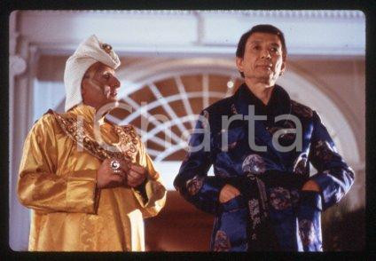 35mm vintage slide* 1989 CINEMA - "THE VINEYARD", James HONG, Michael WONG (30)  Diapositiva d'epoca, in formato 35 mm.CONDIZIONI: GOODE' severamente vietata la riproduzione. Tutti i diritti sono riservati.Nella diapositiva ICharta mette in vendita, sul negozio eBay e in esclusiva sul sito "icharta" il proprio archivio composto da numerose diapositive e negativi fotografici d'epoca, tutti originali e autentici, che attraversano la storia del costume italiano tra gli la fine degli anni Sessanta e Novanta.Si tratta di uno sguardo inedito sull'attualit&agrave;, la politica, la vita quotidiana, il gossip e la cultura, che fotografa il cambiamento della nazione in quest'ultimo scorcio del XX secolo. Un'occasione unica per il mercato del collezionismo, che vede finalmente disponibile un archivio eccezionale per vastit&agrave;, tematiche e condizioni, in un settore (il negativo fotografico e la diapositiva) di assoluta novit&agrave; e dalle interessanti prospettive di investimento. GOOD/buono   originale e autentica 1